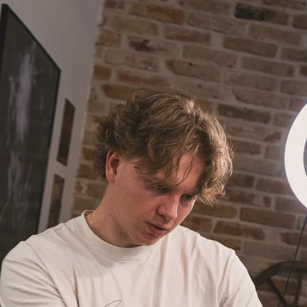 Tomáš, barber v Notorious Barbershop Kyjov